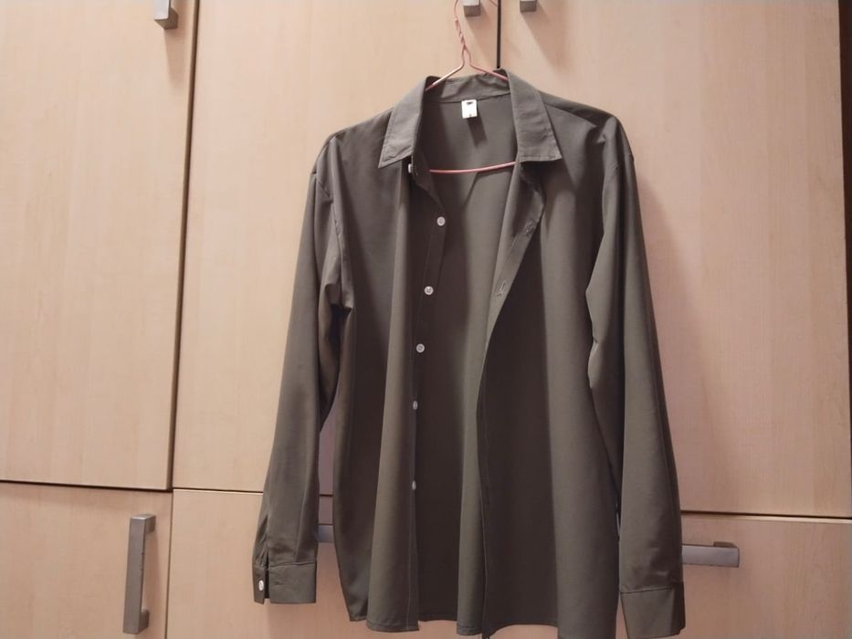 Срочно мужская  рубашка