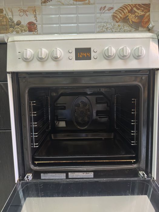 Продам электроплиту, полностью в рабочем состоянии