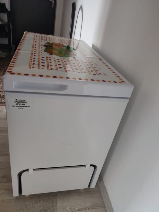 Продам белый Морозильник