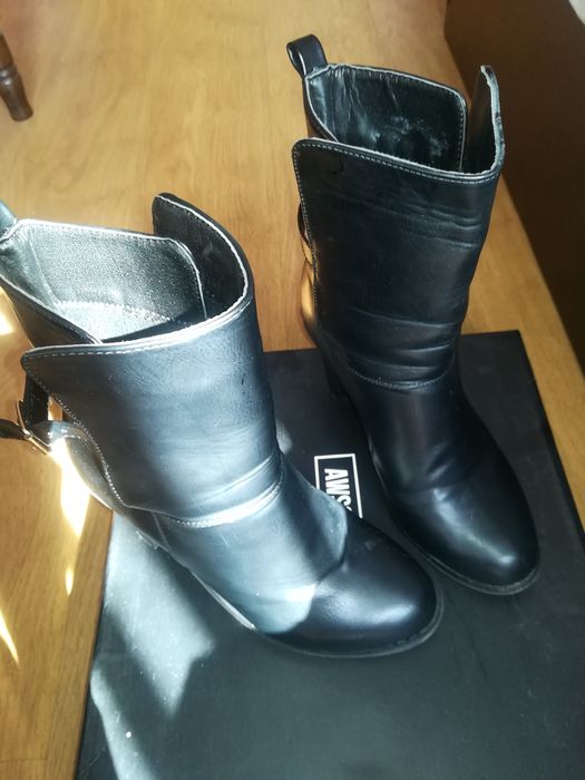 Дамски черни боти