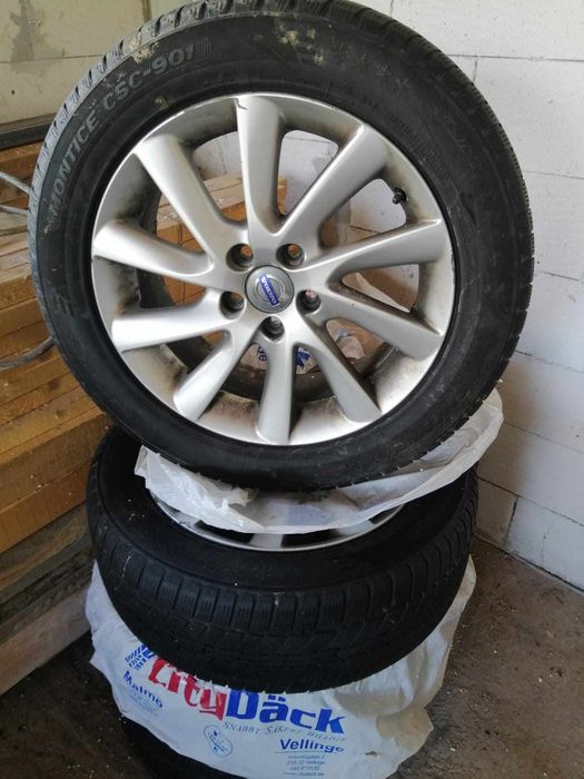 Jante Volvo + Cauciucuri M+S 225/55/R17 2000 RON // Caransebeș