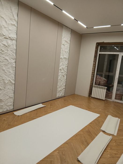 Поклейка обоев и галтели