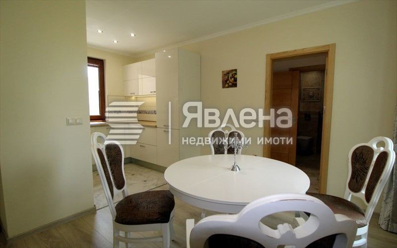 Тристаен апартамент