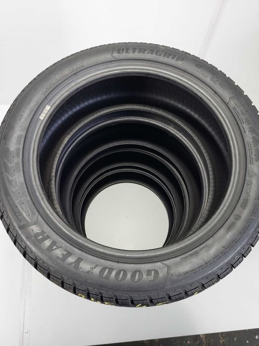 Set 4 anvelope M+S iarna 245 45 18 Goodyear Runflat dot 2021-2022