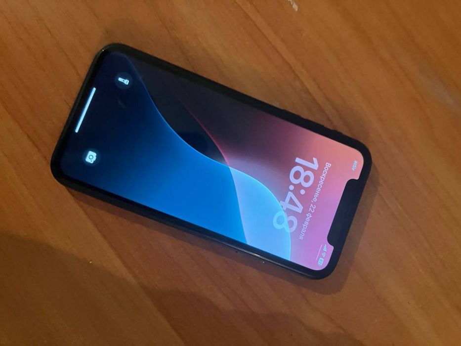 Продам срочно айфон XR