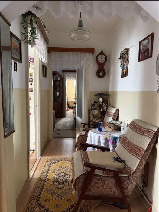 Vand Apartamet cu 3 Camere