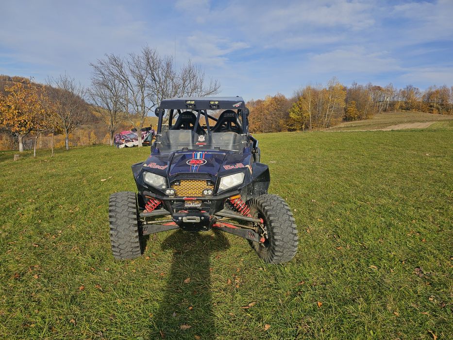 Vând polari rzr 900 cc an 2011