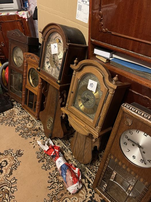 Ceasuri de masa  si de perete !