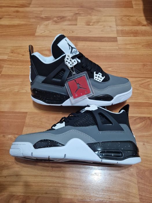 Adidași Jordan patru