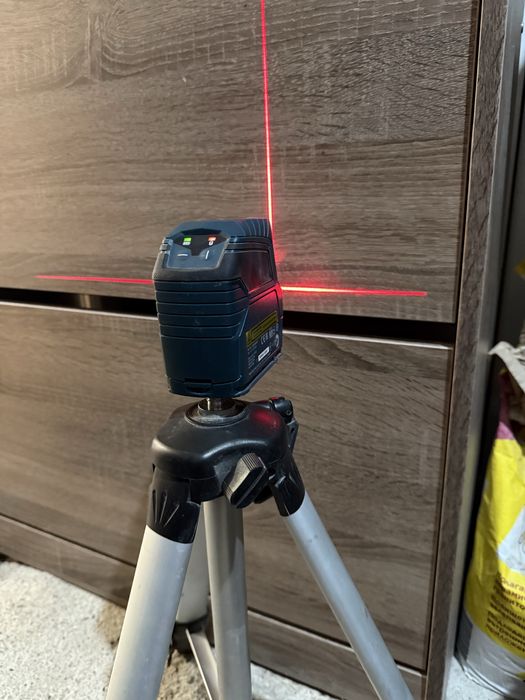 Лазарен нивелир Bosh Profissional GLl-210