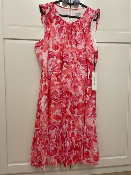 Vand rochie noua cu eticheta Calvin Klein