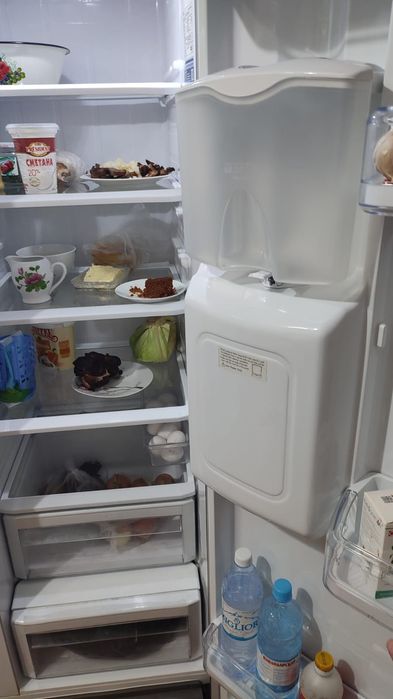 Холодильник Samsung