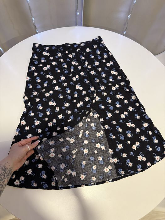 Женская юбка длины миди