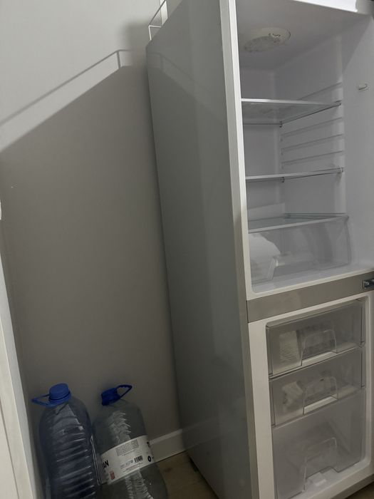 Продам новый холодильник