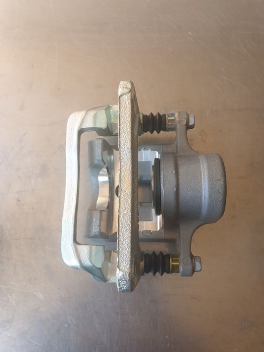 Продам суппорт на HYUNDAI Santa Fe