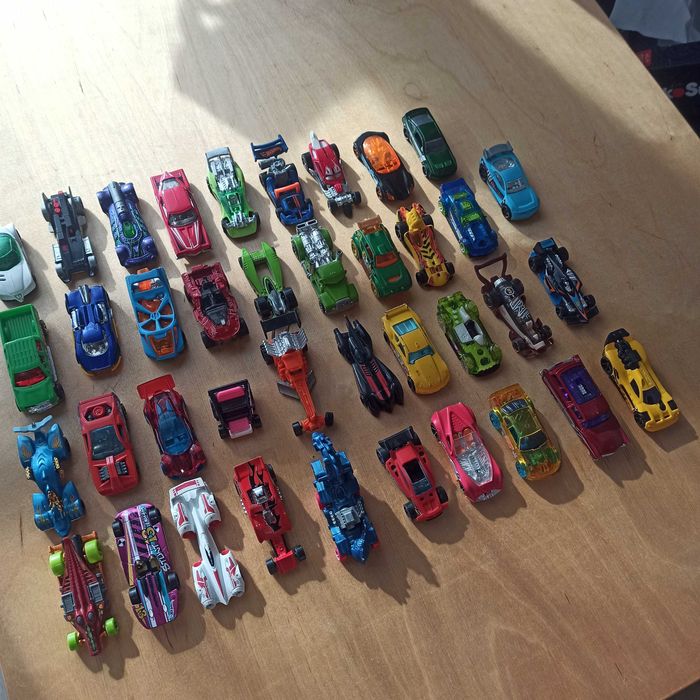 Машинки hot wheels