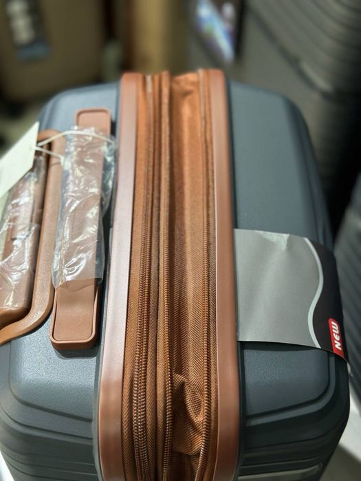 Скидка на большой чемодан из полипропилена