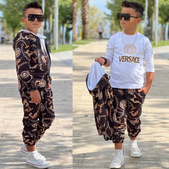 Compleu copii diferite modele