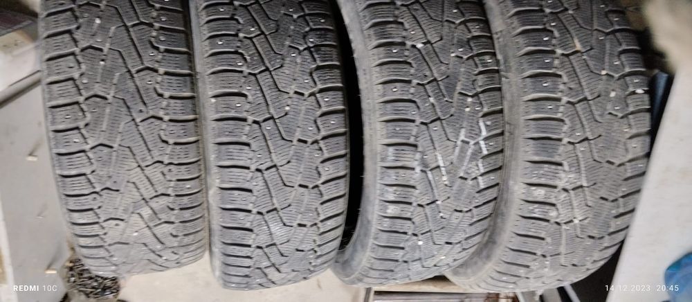 Продам комплект зимней резины