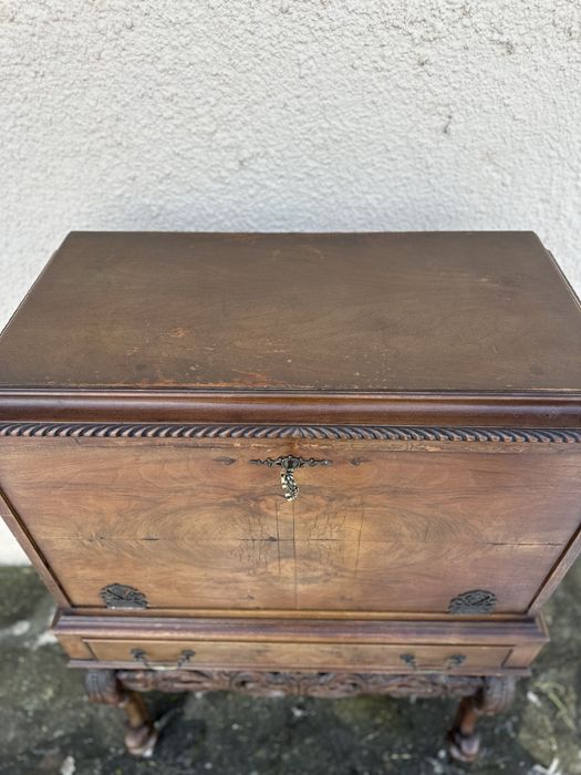 Ретро бар шкаф / витрина от масивно дърво