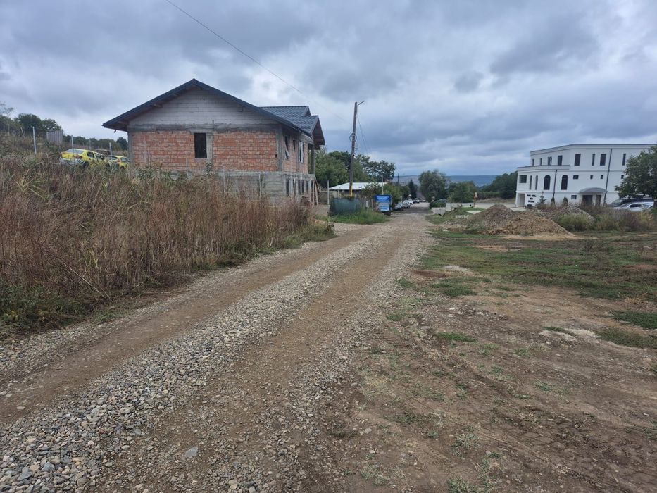 Teren de vânzare intravilan Valea Lupului 750 mp