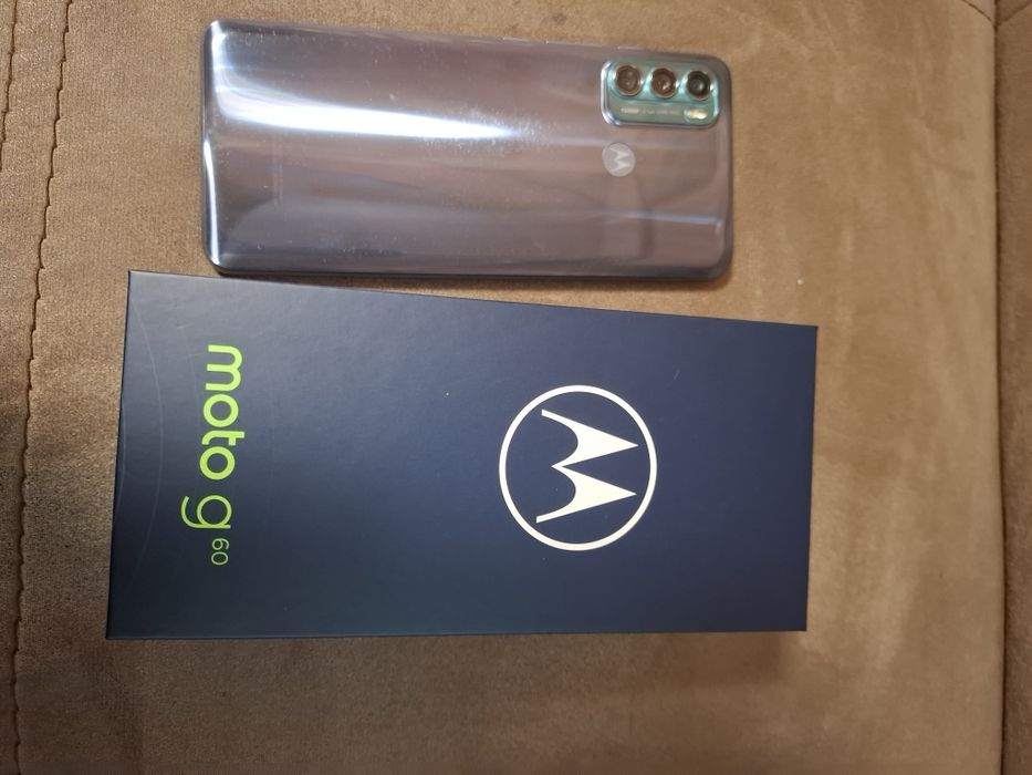 Телефон Moto g60