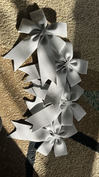 Продаётся ёлка со всеми игрушками, гирляндами и бантики в подарок