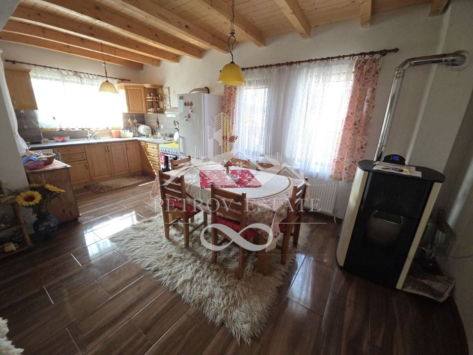 Къща в Пазарджик, област-гр.Велинград площ 165 цена 185999