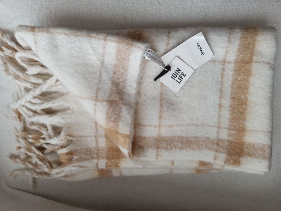 Шапка, барета, ръкавици, шал