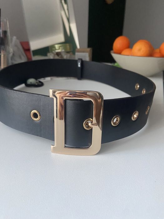 Колан тип Dior, черен със златиста катарама
