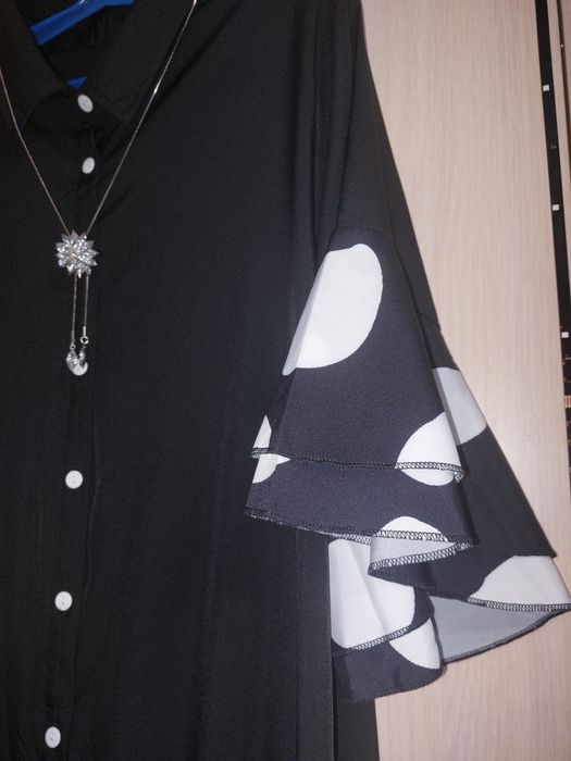 Продам платье в горошек