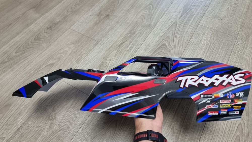 Caroserie Traxxas MudBoss/Modified NOUA
