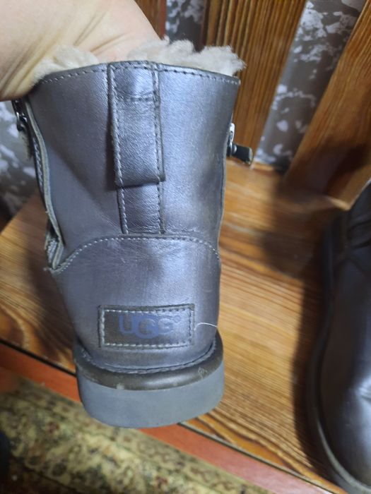 Продам угги кожаные