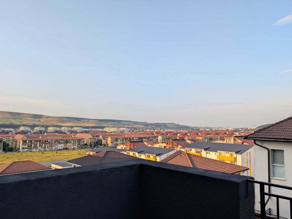Apartament 47 mp + 30mp terasa, priveliste, sub padure, parcare in garaj cu incarcator masina electrica personal TRIFAZIC, zona Teilor, Floresti