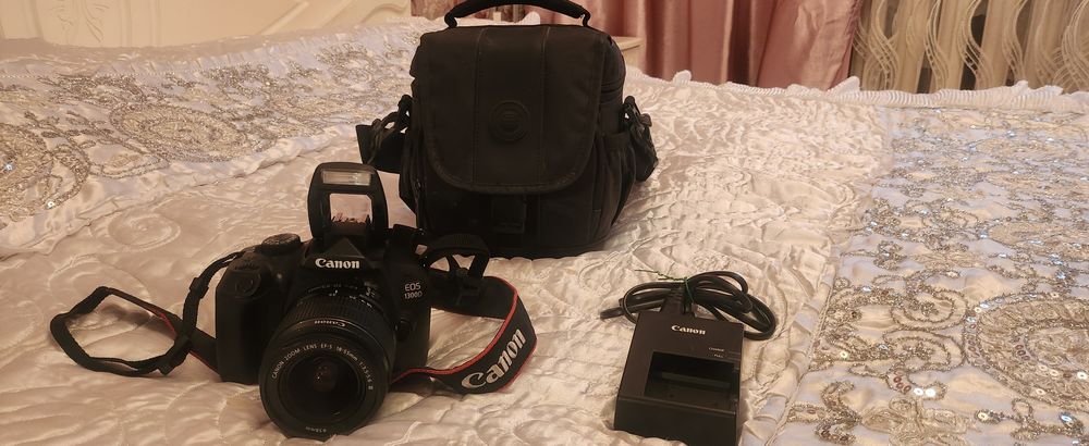 Фотоаппарат Canon EOS1300D