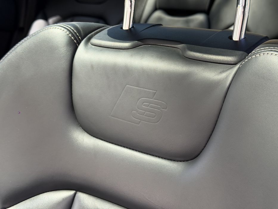 Audi Q7 etron S- line / MATRIX