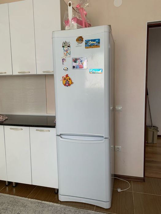 Холодильник Indesit