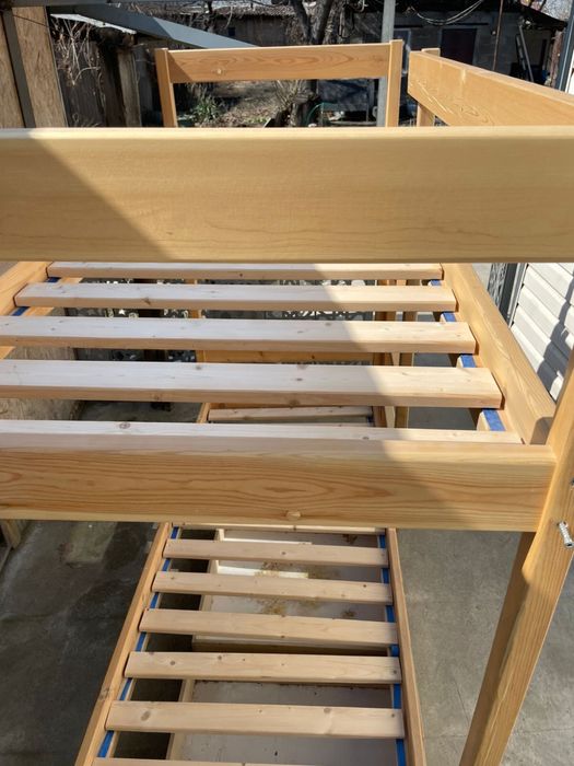 Кровать двух ярусная