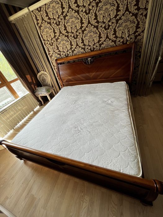 Итальянский спальный гарнитур