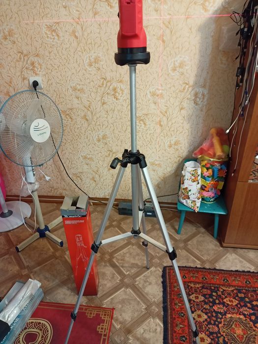 Продам лазерный уровень новый.
