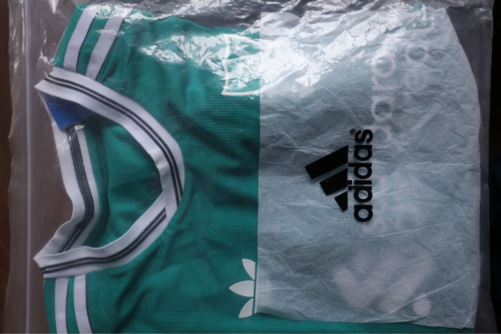 Тениска на Liverpool, трети екип, сезон 2025-2026