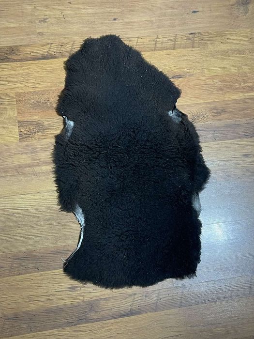 Обработени агнешки кожи