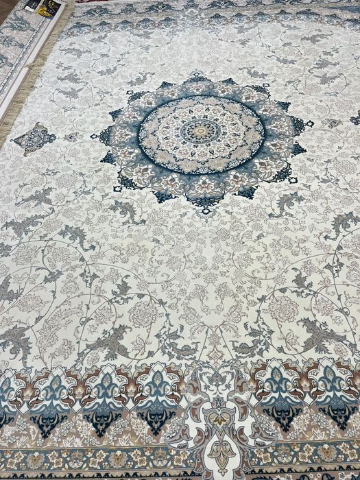 Ковер очень качественный размером 4х4