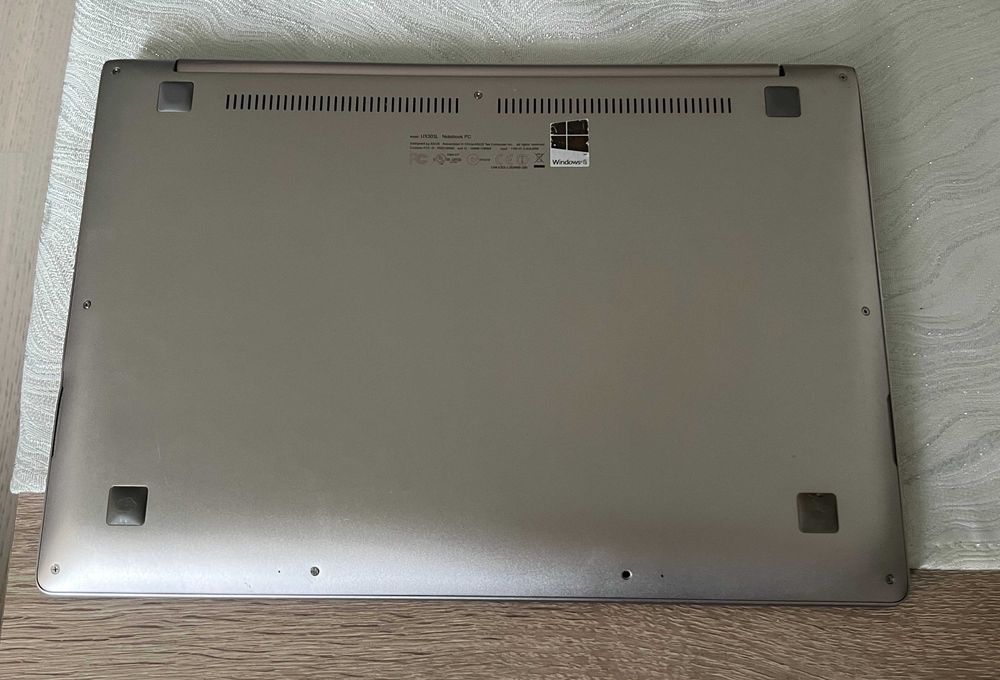 Laptop ASUS UX303L i7 8GB SSD 240GB 840M defect baterie