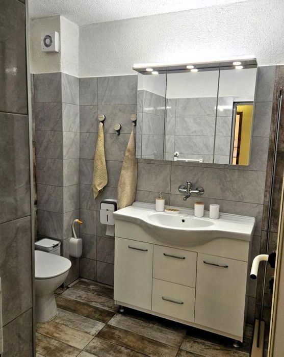 Дава се под наем Тристаен апартамент в София, Манастирски ливади - 100 кв.м за 967.47 € - Снимка #12
