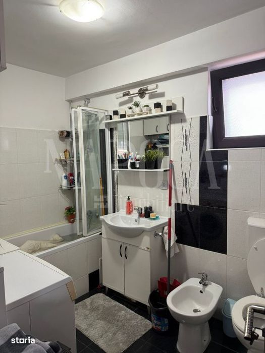 Apartament 4 camere de vanzare in Floresti