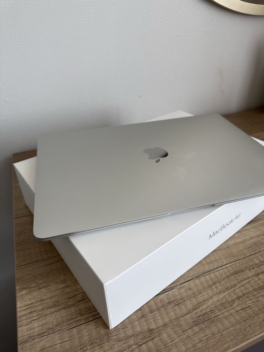 Macbook air 256 gb M1 chip, 13-inch