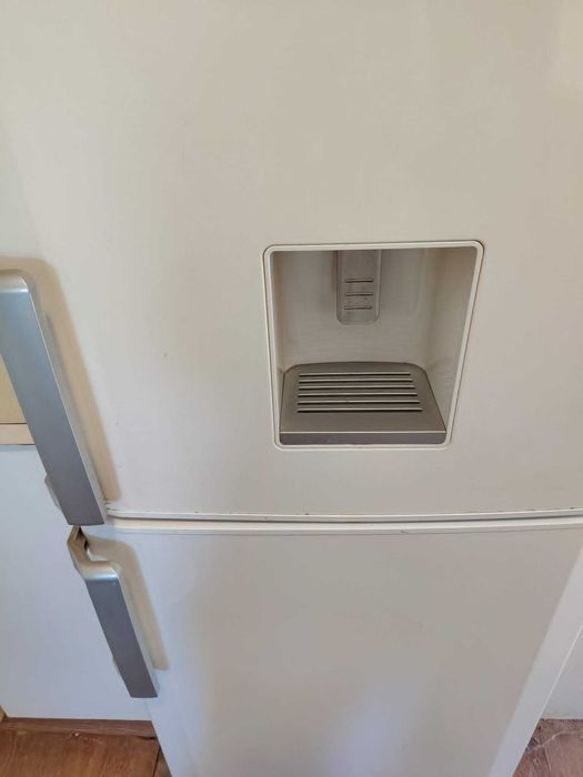 Хладилник  Beko DBK 386 WDR+, 325 л, Клас A+, Диспенсър за вода, H 201 см, Бял