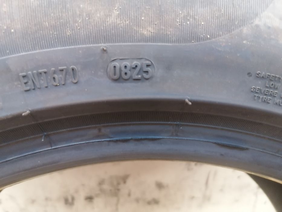 225/55/17 97 W 4X PIRELLI VARA DOT 0825