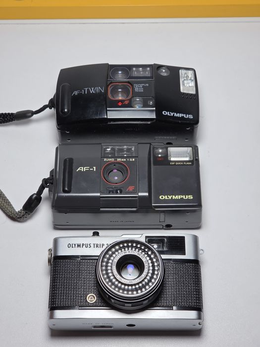 C. Lot aparate foto vintage vechi film analog